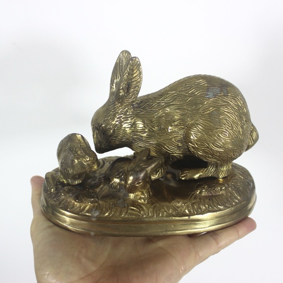 Vintage Brass Rabbit Mother Babies Bunny Brass Paperweight Office Decor - Picture 9 of 9